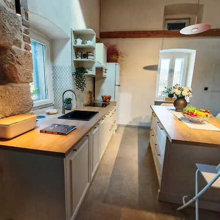 Mare - Island Krk, Traditional Stone House With Pool Kras