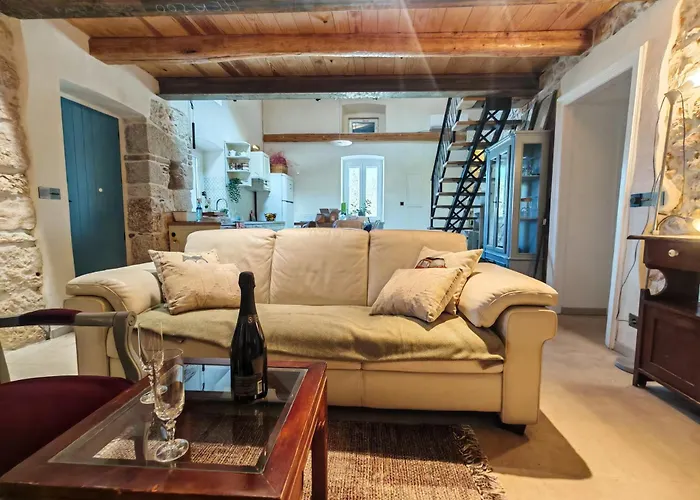 Mare - Island Krk, Traditional Stone House With Pool Kras