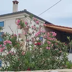 Mare - Island Krk, Traditional Stone House With Pool Kras