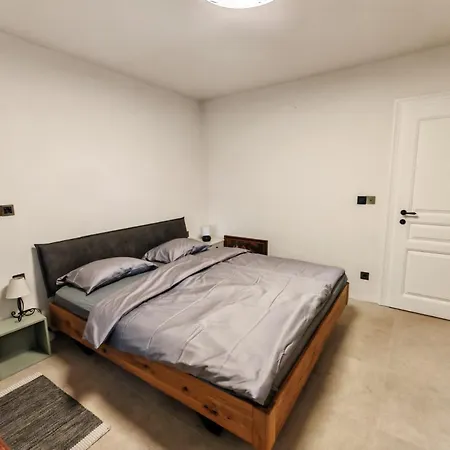 Mare - Island Krk, Traditional Stone House With Pool Kras