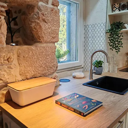 Mare - Island Krk, Traditional Stone House With Pool * Kras