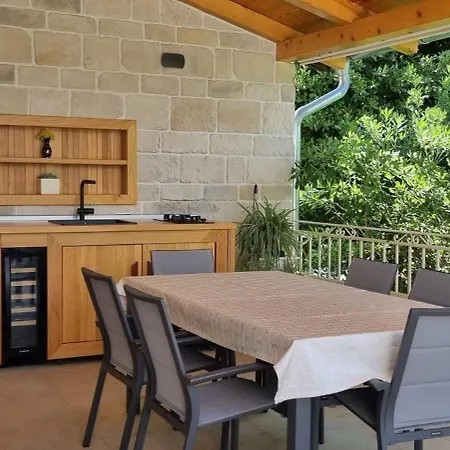 Mare - Island Krk, Traditional Stone House With Pool فيلة