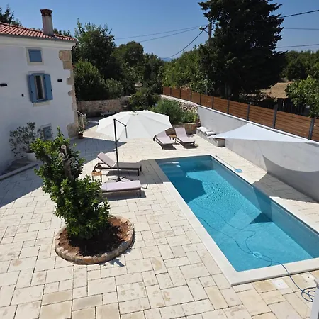 Mare - Island Krk, Traditional Stone House With Pool فيلة Kras