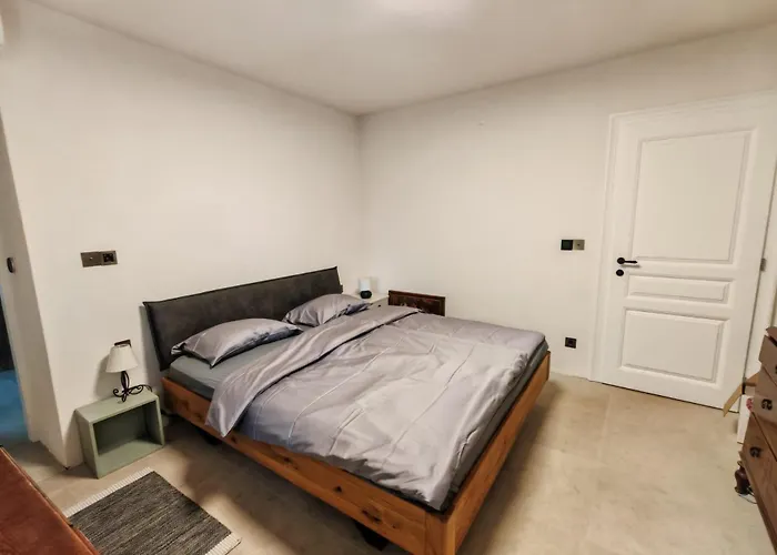 Mare - Island Krk, Traditional Stone House With Pool Kras