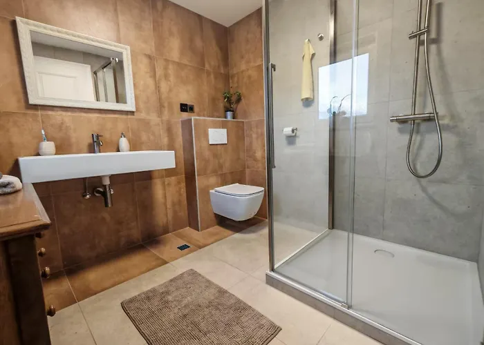 Mare - Island Krk, Traditional Stone House With Pool Kras