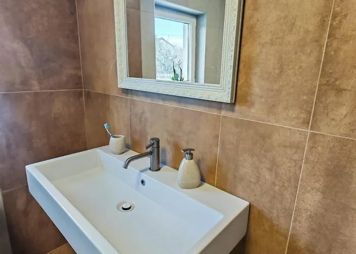 Mare - Island Krk, Traditional Stone House With Pool *