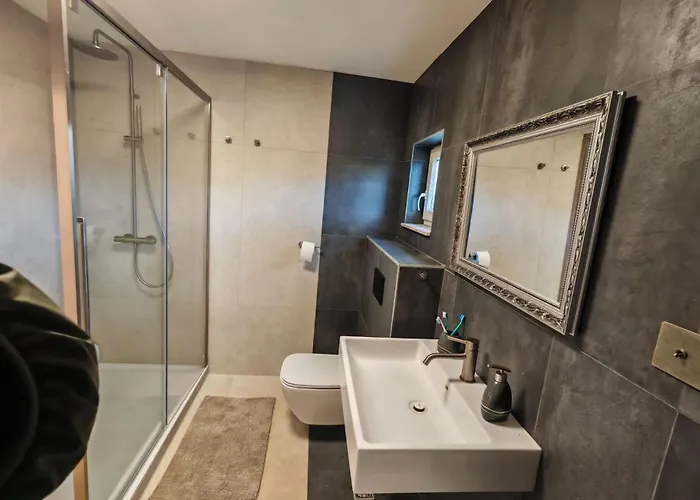 Willa Mare - Island Krk, Traditional Stone House With Pool