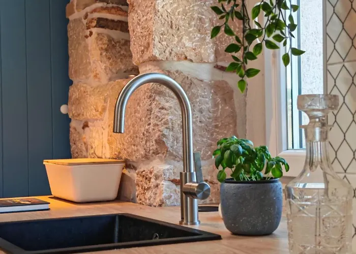 Mare - Island Krk, Traditional Stone House With Pool * Kras